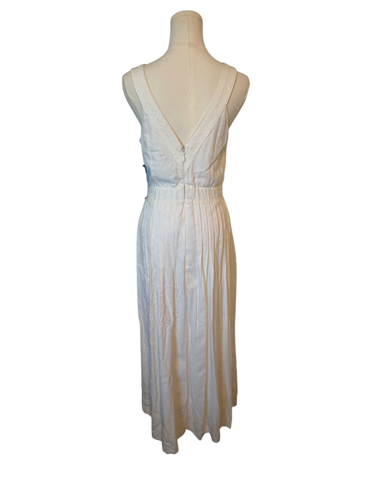 Taylor Women's V-Neck Pleated Dress