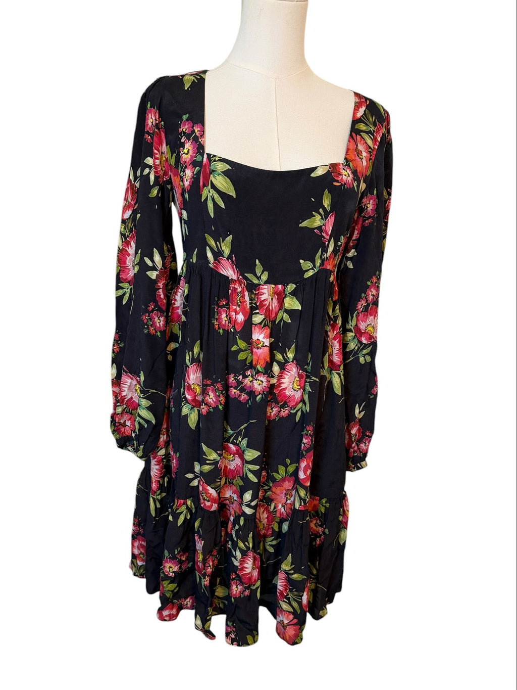 Yumi Kim Ruthie Dress features a black floral print