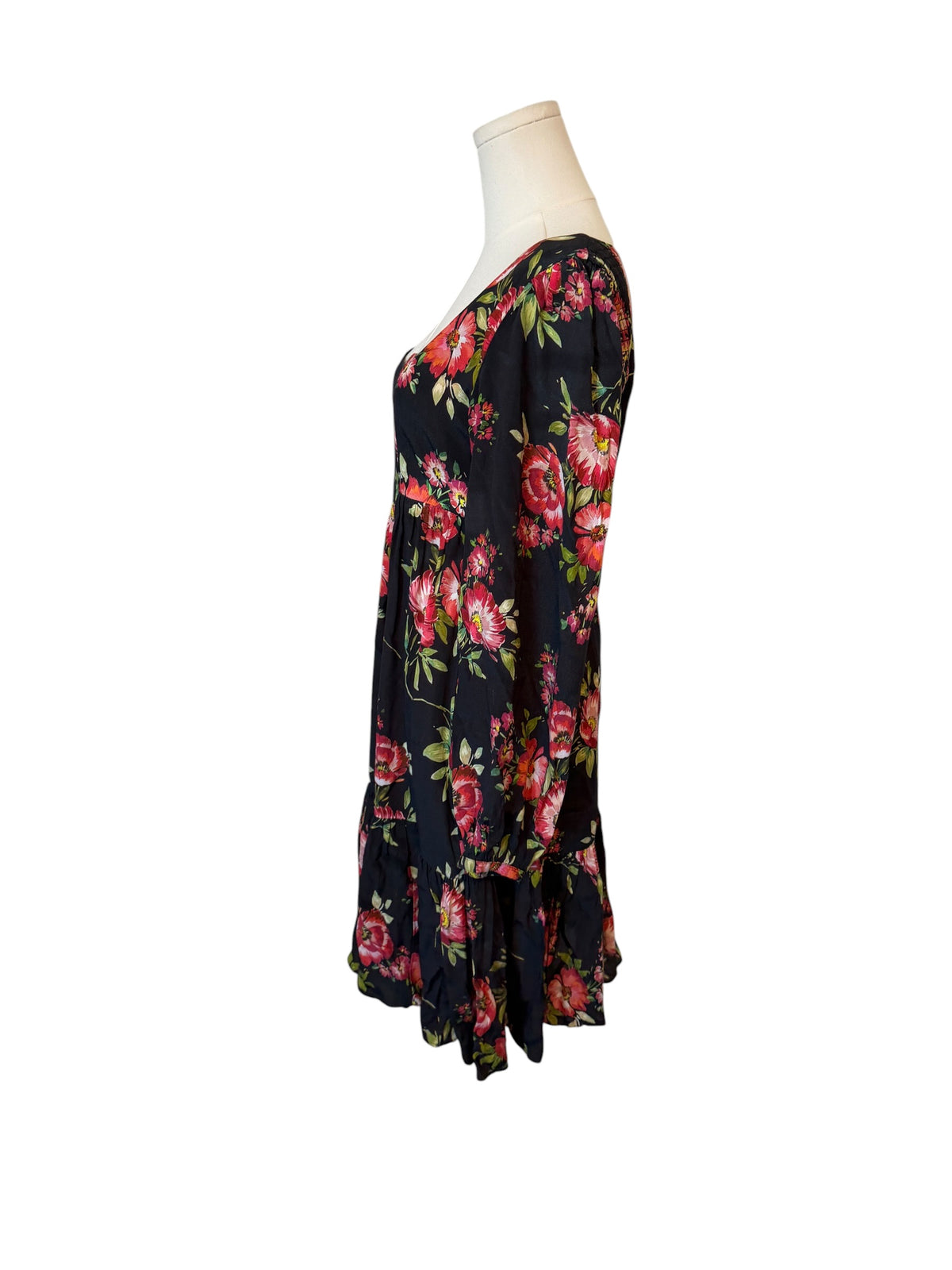 Yumi Kim Ruthie Dress features a black floral print